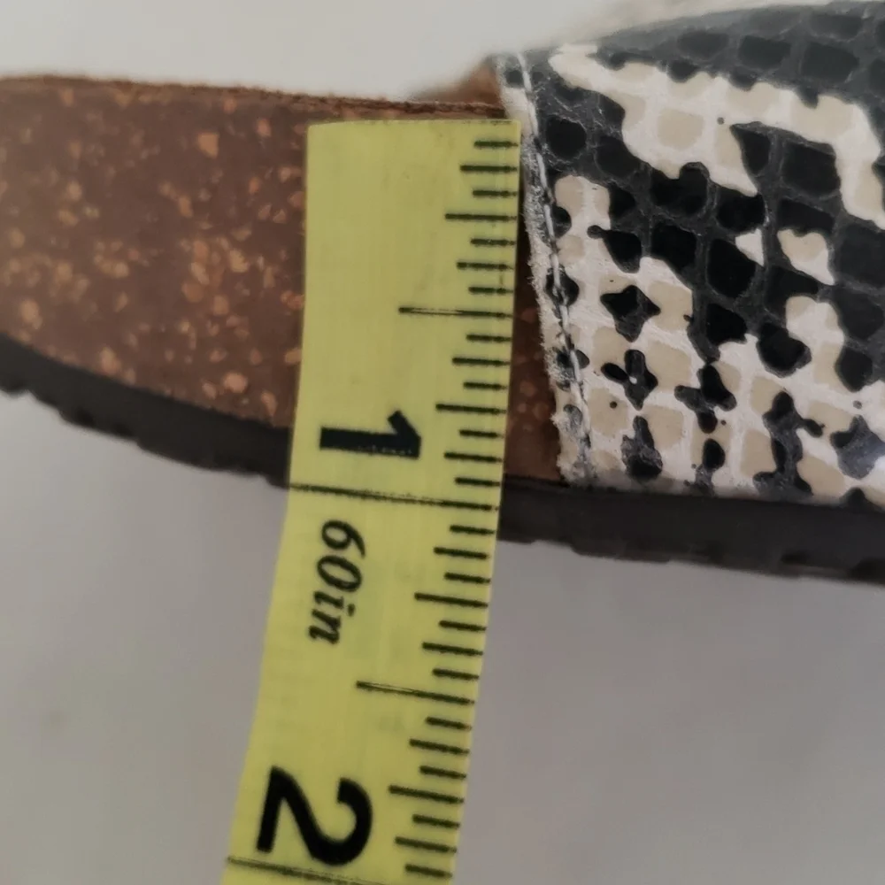 STONE Mountain Leather Snake Print Platform Slides 8M Cream Tan Black EUC